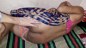 Kecantikan Sepi Gadis Asia Yang Menggoda